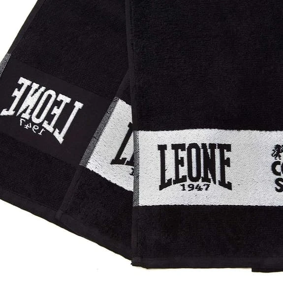 Leone 1947 Gym Towel Black White - Image 4