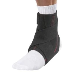 Mueller Stabilising Ankle Support Black
