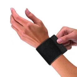 Mueller Adjustable Textile Wrist Support Black